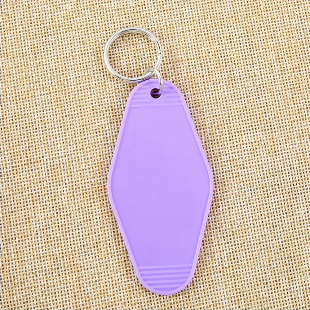 I Hope You Feel Pretty Today Retro Motel Room Keychain Vintage Style - Picture 3 of 5
